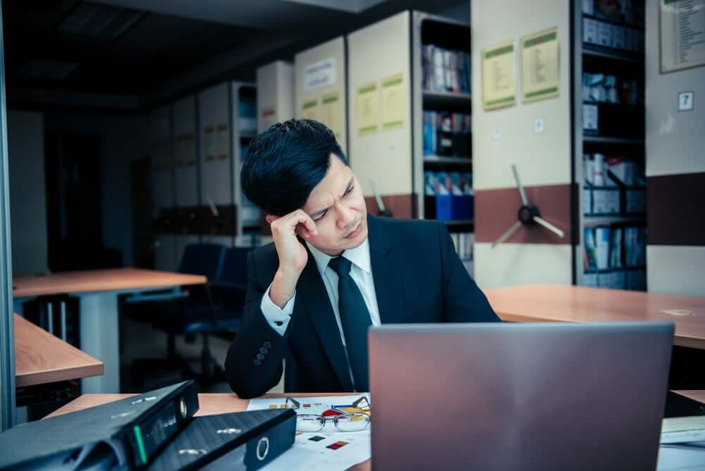 Asian,Stress,Business,Man,Working,Fail,the,Owner,Of,The,Company